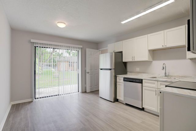 6567 Jupiter Gardens Boulevard 7, Jupiter, FL 33458