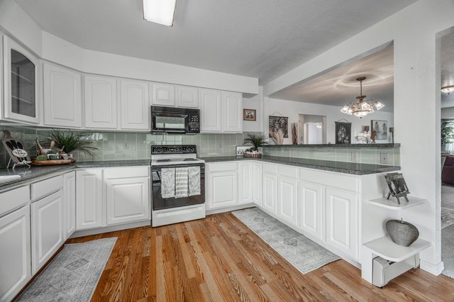 2135 Winston Way Apt B, Montrose, CO 81401