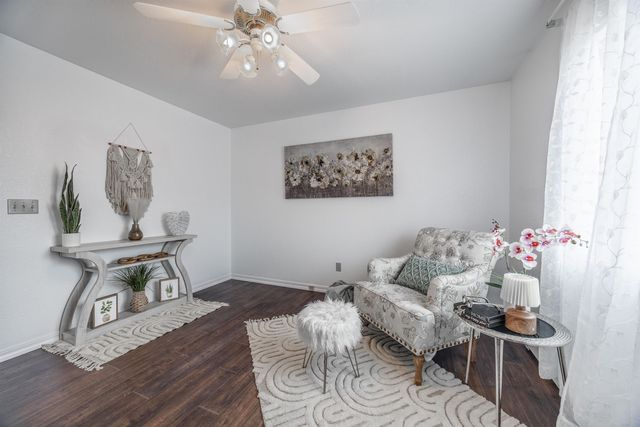 2135 Winston Way Apt B, Montrose, CO 81401