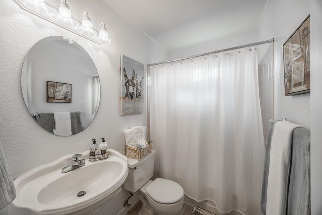 2135 Winston Way Apt B, Montrose, CO 81401