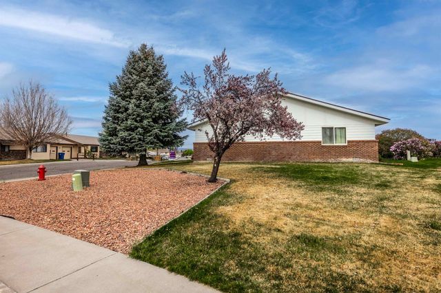 2135 Winston Way Apt B, Montrose, CO 81401