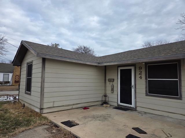924 N Clements Street, Gainesville, TX 76240