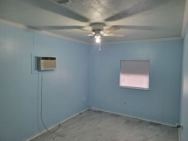 924 N Clements Street, Gainesville, TX 76240