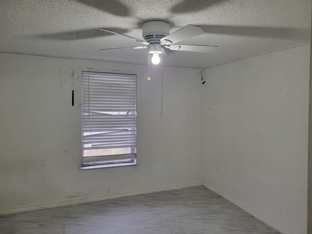 924 N Clements Street, Gainesville, TX 76240