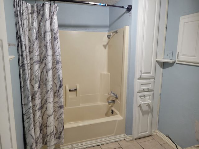 924 N Clements Street, Gainesville, TX 76240