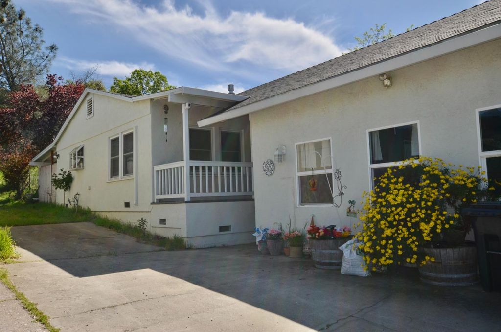 674 Kirby St, Angels Camp, CA 95222