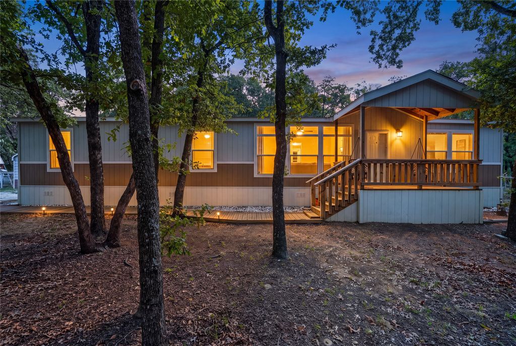 145 Adalida Lane, Springtown, TX 76082 — photo 2