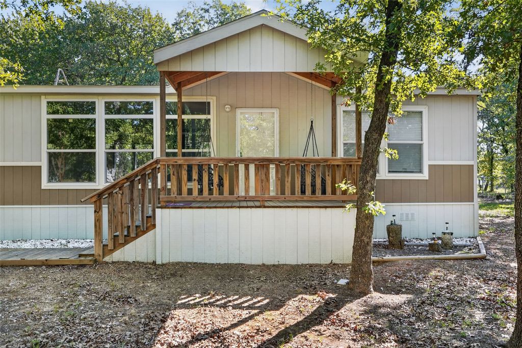145 Adalida Lane, Springtown, TX 76082 — photo 5