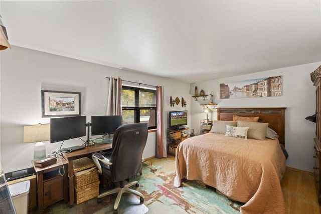 1482 S Coachlight DRIVE, New Berlin, WI 53151