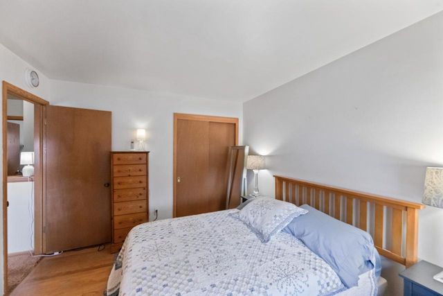 1482 S Coachlight DRIVE, New Berlin, WI 53151