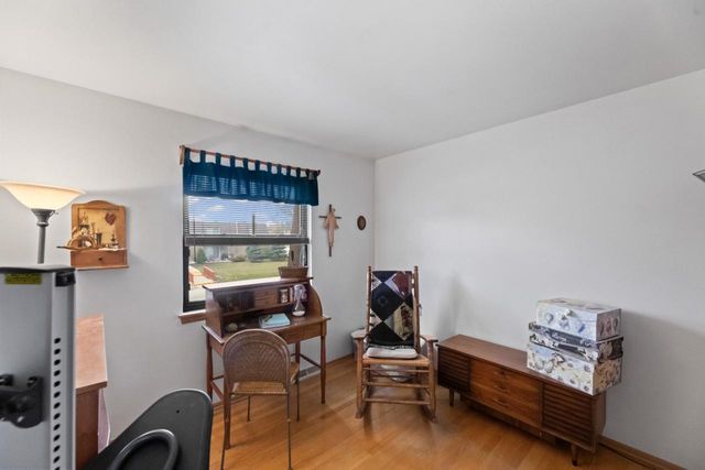 1482 S Coachlight DRIVE, New Berlin, WI 53151