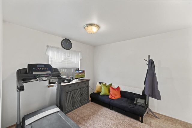 1482 S Coachlight DRIVE, New Berlin, WI 53151