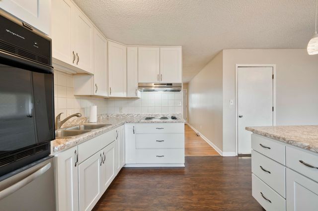 527 E Greenwood Street, Springfield, MO 65807