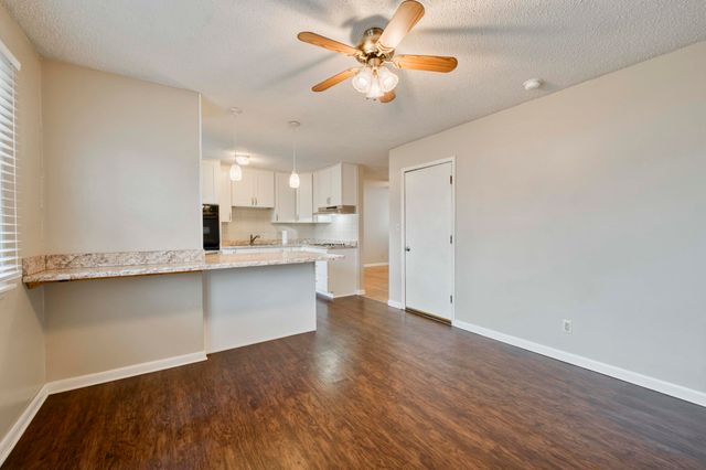 527 E Greenwood Street, Springfield, MO 65807