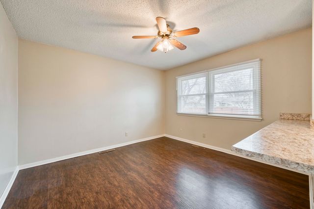 527 E Greenwood Street, Springfield, MO 65807