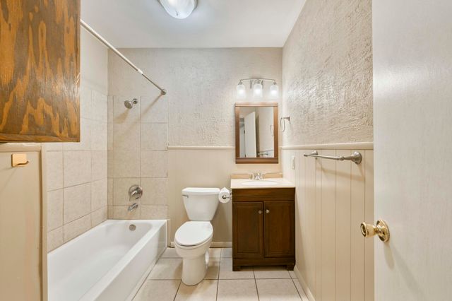 527 E Greenwood Street, Springfield, MO 65807