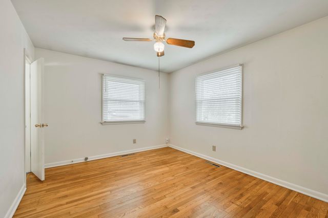 527 E Greenwood Street, Springfield, MO 65807