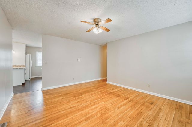 527 E Greenwood Street, Springfield, MO 65807