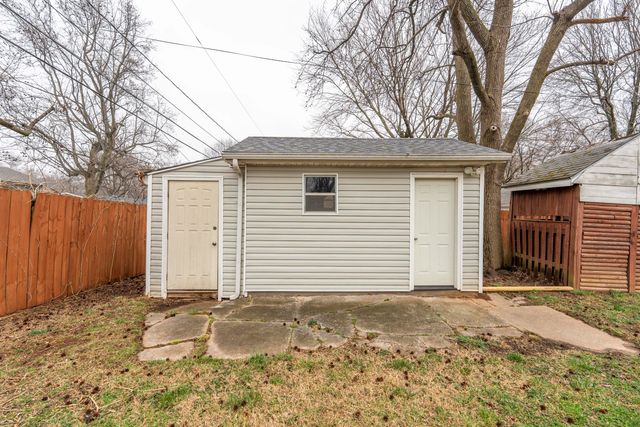 527 E Greenwood Street, Springfield, MO 65807