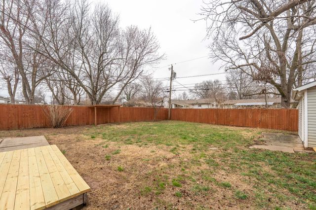 527 E Greenwood Street, Springfield, MO 65807