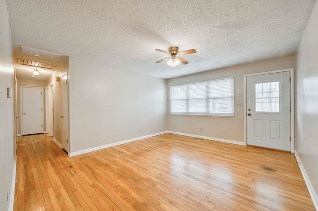 527 E Greenwood Street, Springfield, MO 65807