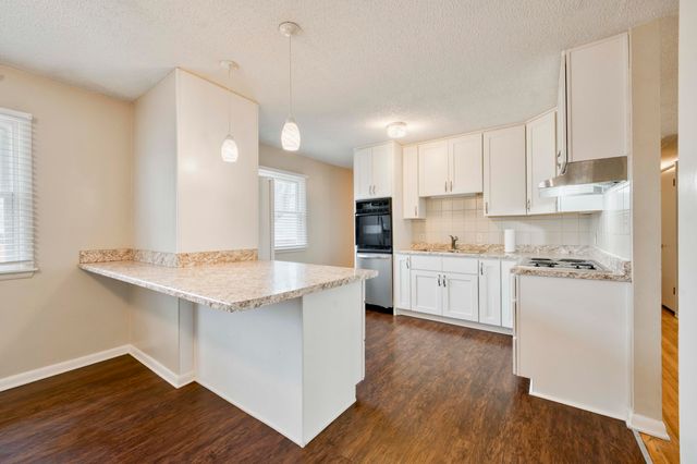 527 E Greenwood Street, Springfield, MO 65807