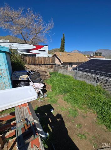 6131 Maple, Lake Isabella, CA 93240