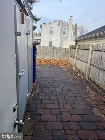 427 W BROAD ST, Palmyra, NJ 08065