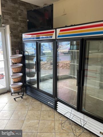 427 W BROAD ST, Palmyra, NJ 08065