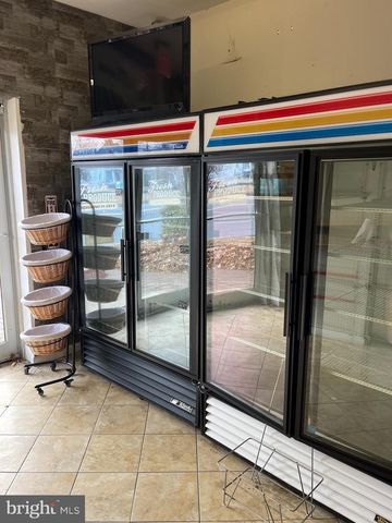 427 W BROAD ST, Palmyra, NJ 08065