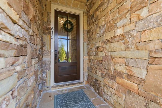 613 Abbington River Lane, Atlanta, GA 30339