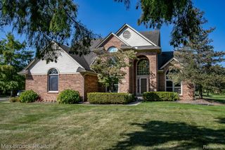 6817 Woodcrest Drive, Troy, MI 48098