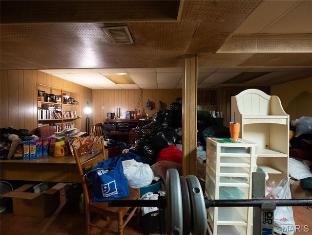 901 Frost Avenue, Ferguson, MO 63135