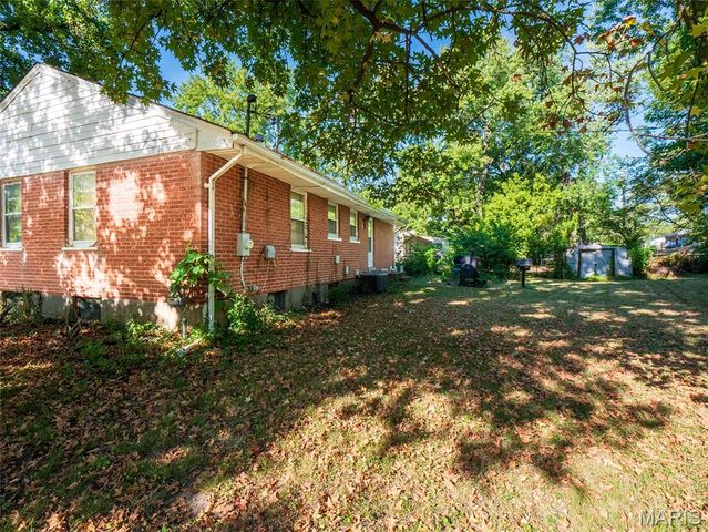 901 Frost Avenue, Ferguson, MO 63135