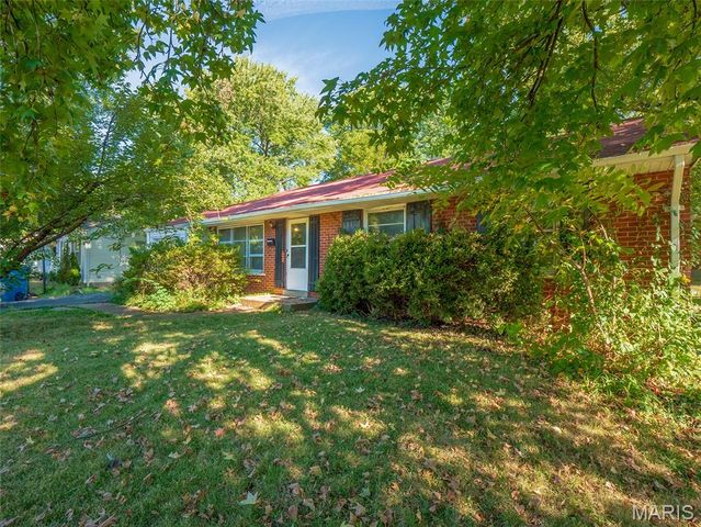 901 Frost Avenue, Ferguson, MO 63135