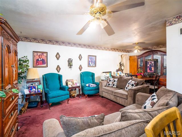 901 Frost Avenue, Ferguson, MO 63135