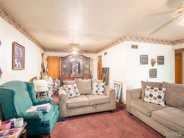 901 Frost Avenue, Ferguson, MO 63135