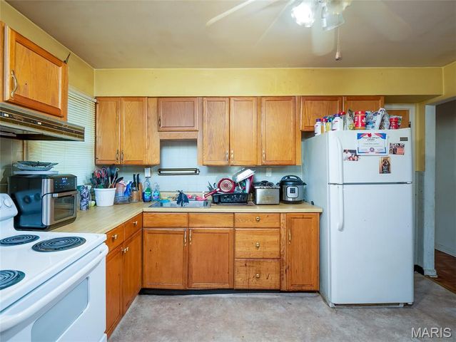 901 Frost Avenue, Ferguson, MO 63135