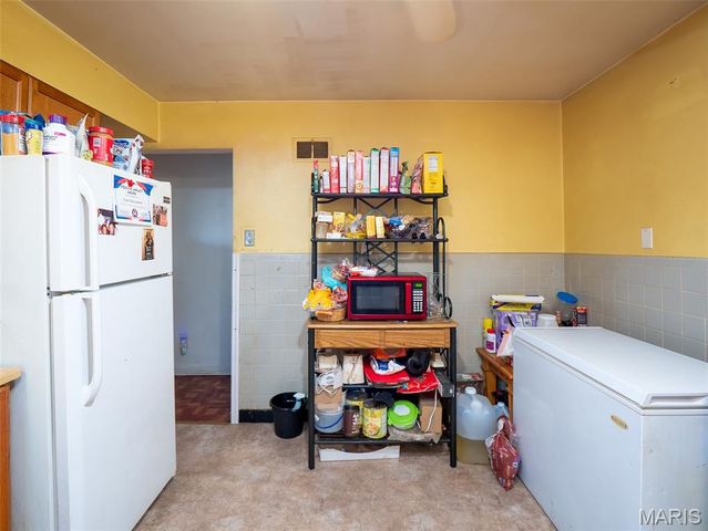 901 Frost Avenue, Ferguson, MO 63135