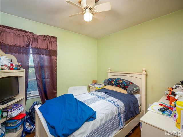 901 Frost Avenue, Ferguson, MO 63135
