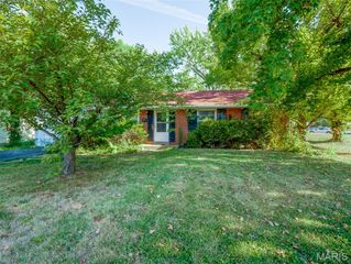 901 Frost Avenue, Ferguson, MO 63135