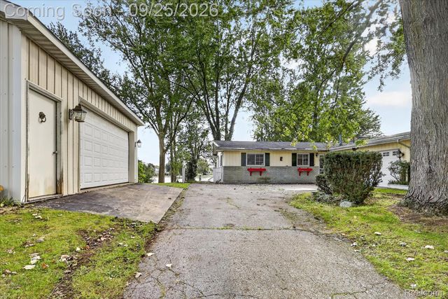 4223 Sadler Drive, Fenton Charter Township, MI 48451