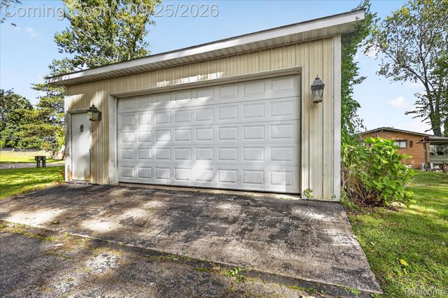 4223 Sadler Drive, Fenton Charter Township, MI 48451