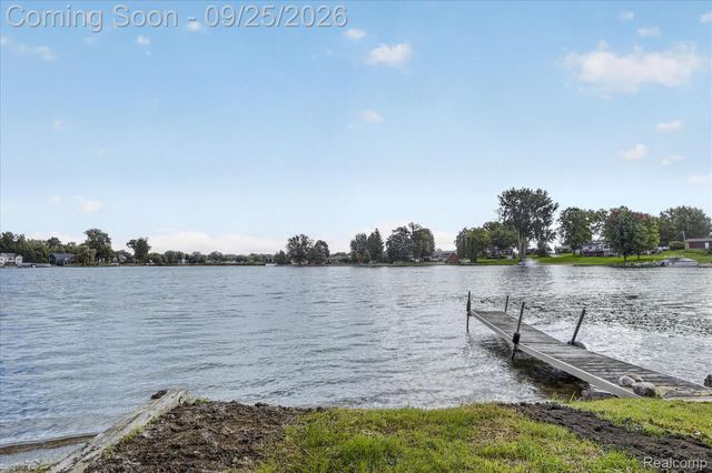 4223 Sadler Drive, Fenton Charter Township, MI 48451