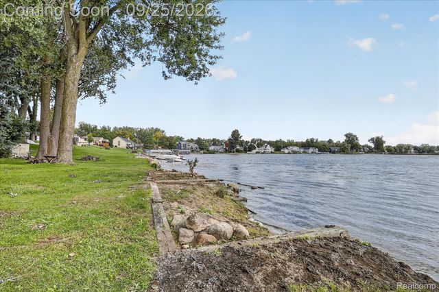4223 Sadler Drive, Fenton Charter Township, MI 48451