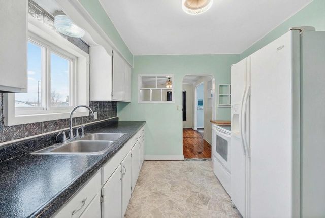 523 MICHIGAN STREET, Omro, WI 54963