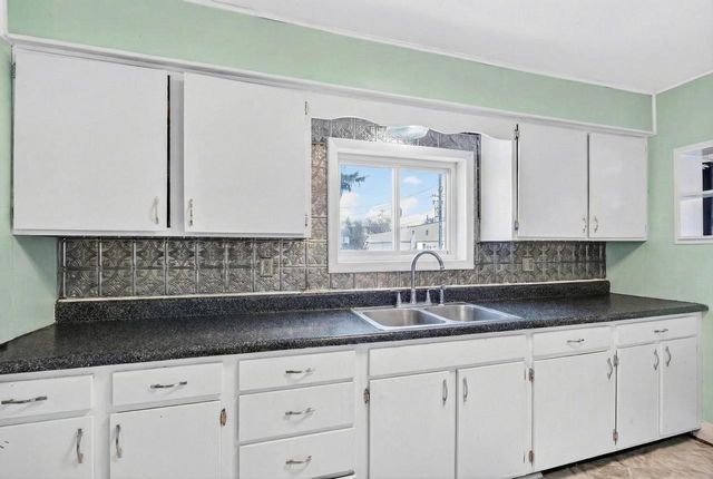 523 MICHIGAN STREET, Omro, WI 54963