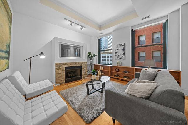 208 W WASHINGTON Street 1006, Chicago, IL 60606