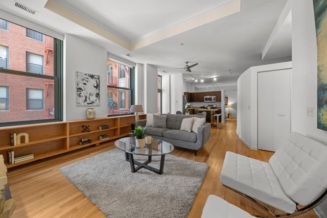 208 W WASHINGTON Street 1006, Chicago, IL 60606