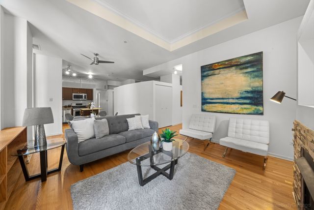 208 W WASHINGTON Street 1006, Chicago, IL 60606